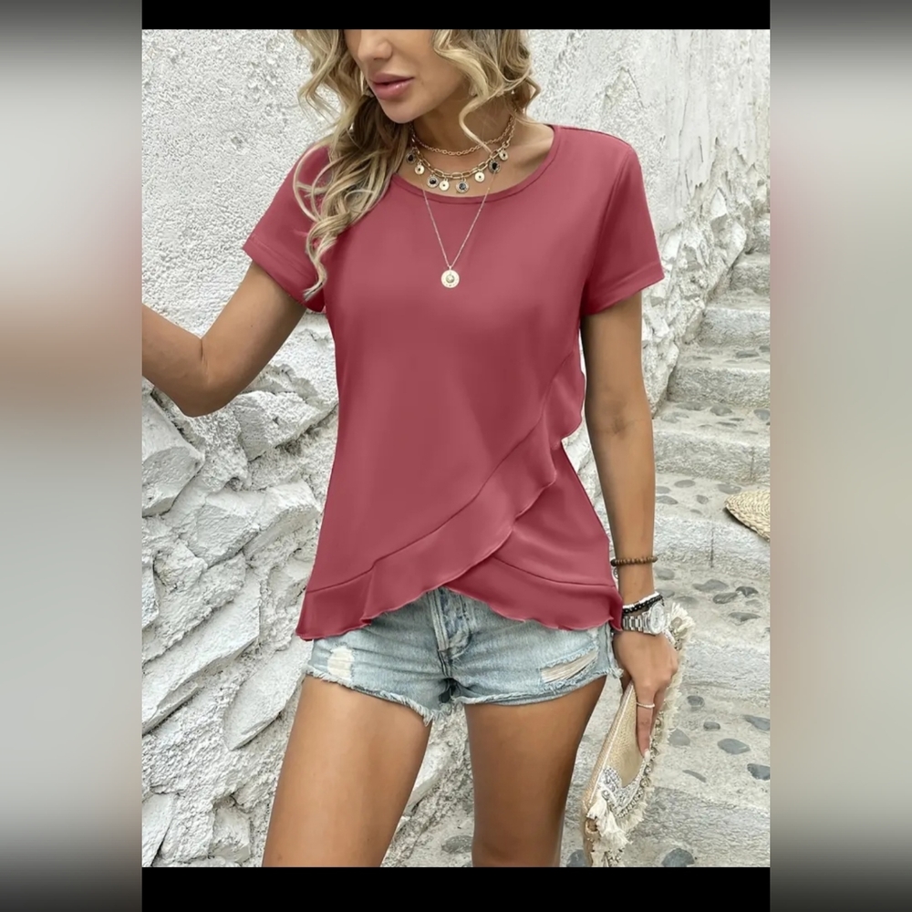 Asymmetrical Ruffle-Hem T-Shirt. Rouge. L. - Picture 6 of 10